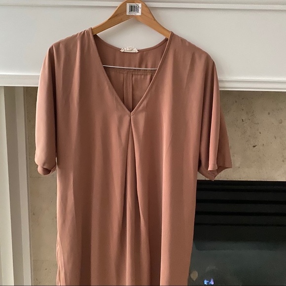 URBAN OUTFITTERS Nude Oversized Vneck Shift Dress - Picture 7 of 9